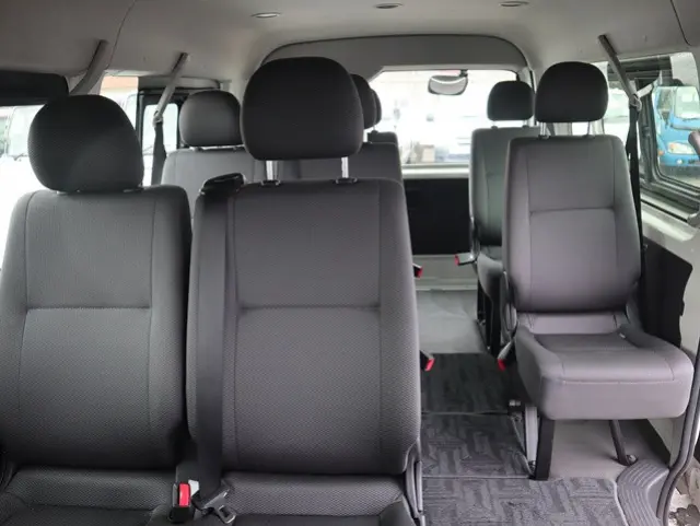 トヨタ ハイエース CBA-TRH214W(2WD)の写真25