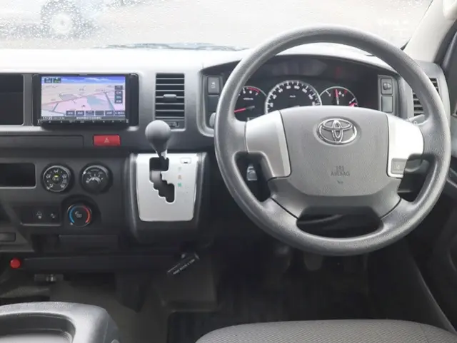 トヨタ ハイエース CBA-TRH214W(2WD)の写真33
