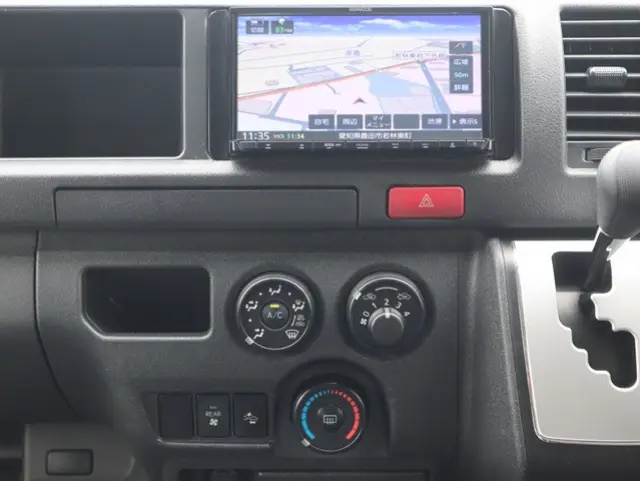 トヨタ ハイエース CBA-TRH214W(2WD)の写真37