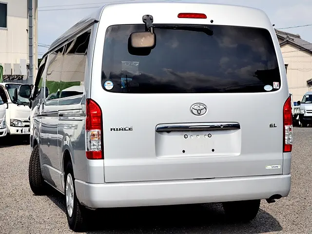 トヨタ ハイエース CBA-TRH214W(2WD)の写真2