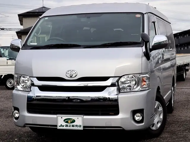 トヨタ ハイエース CBA-TRH214W(2WD)の写真2