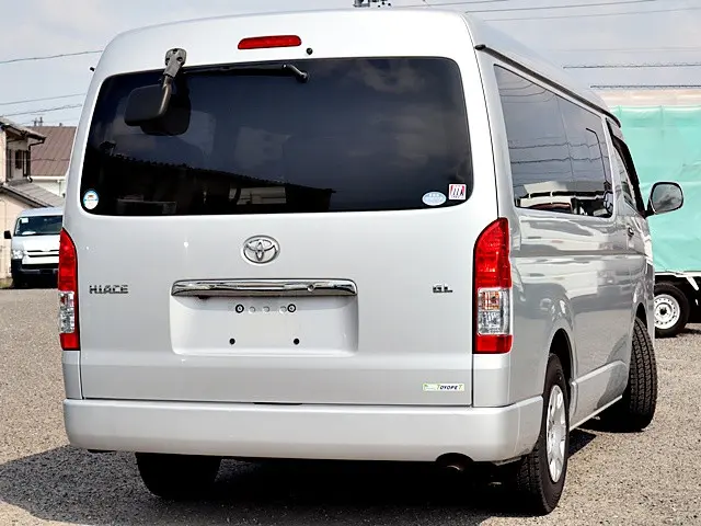 トヨタ ハイエース CBA-TRH214W(2WD)の写真3