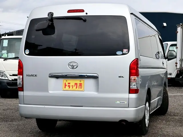 トヨタ ハイエース CBA-TRH214W(2WD)の写真5