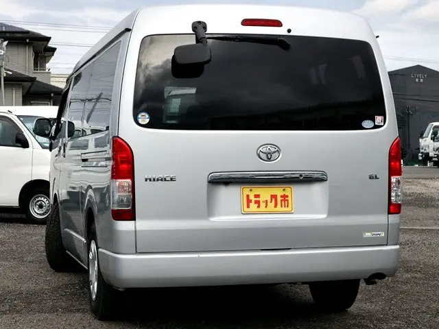 トヨタ ハイエース CBA-TRH214W(2WD)の写真7