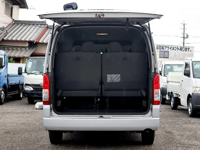 トヨタ ハイエース CBA-TRH214W(2WD)の写真11