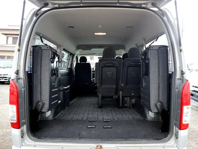 トヨタ ハイエース CBA-TRH214W(2WD)の写真12