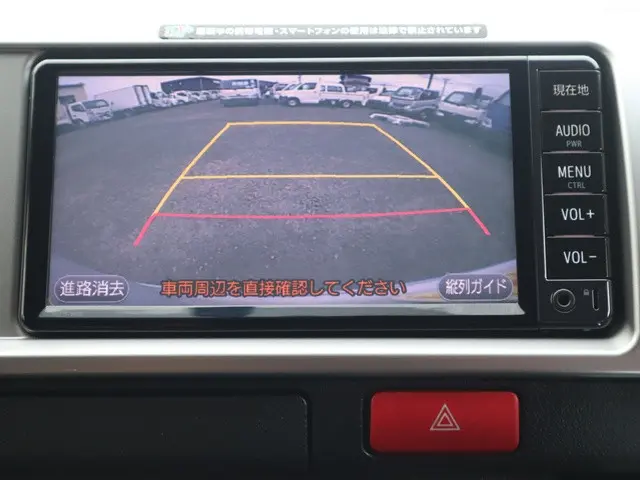 トヨタ ハイエース CBA-TRH214W(2WD)の写真17
