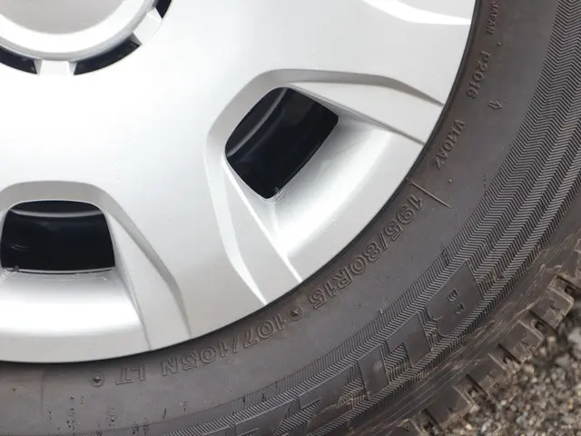 トヨタ ハイエース CBA-TRH214W(2WD)の写真20