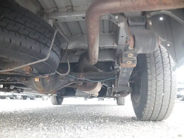 トヨタ ハイエース CBA-TRH214W(2WD)の写真29
