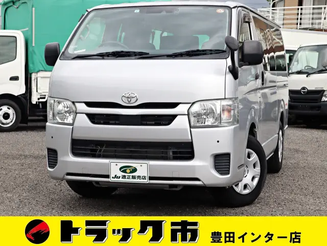 トヨタ ハイエースバン 3BF-TRH200V(2WD)の写真1