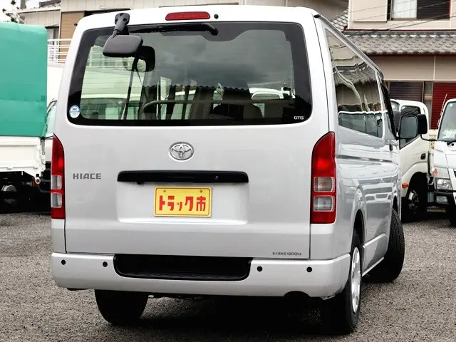 トヨタ ハイエースバン 3BF-TRH200V(2WD)の写真5
