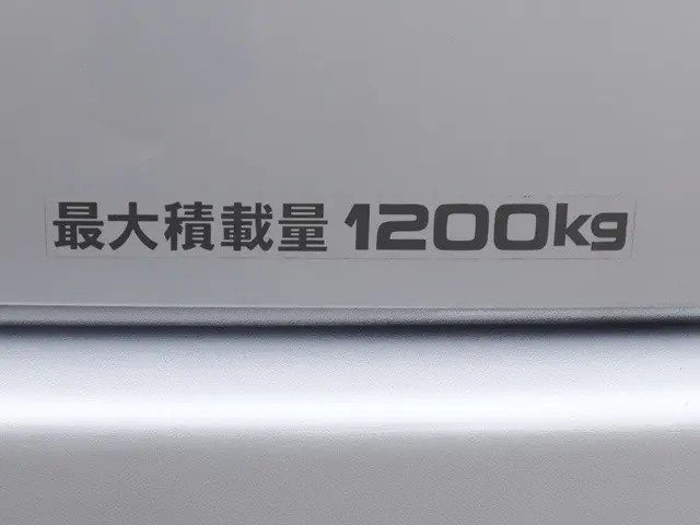 トヨタ ハイエースバン 3BF-TRH200V(2WD)の写真21
