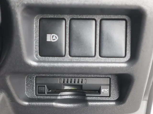 トヨタ ハイエースバン 3BF-TRH200V(2WD)の写真40