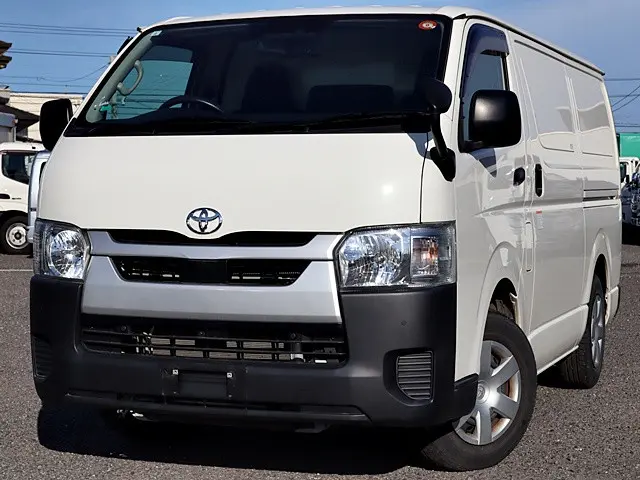 トヨタ ハイエースバン 3DF-GDH201V(2WD)の写真1
