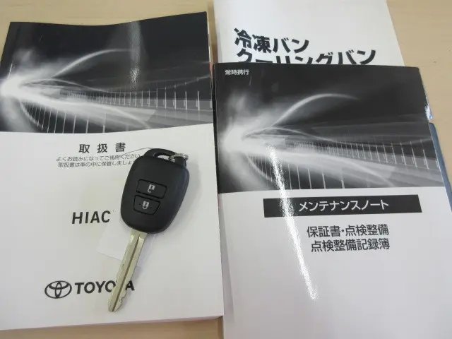 トヨタ ハイエースバン 3DF-GDH201V(2WD)の写真6
