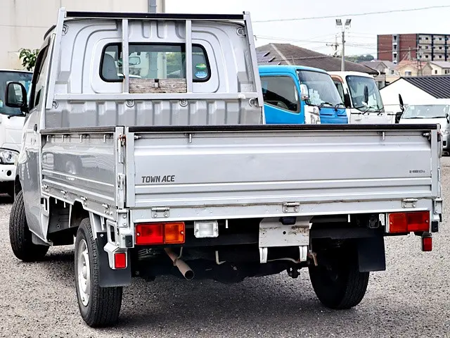 トヨタ タウンエーストラック DBF-S402U(2WD)の写真2