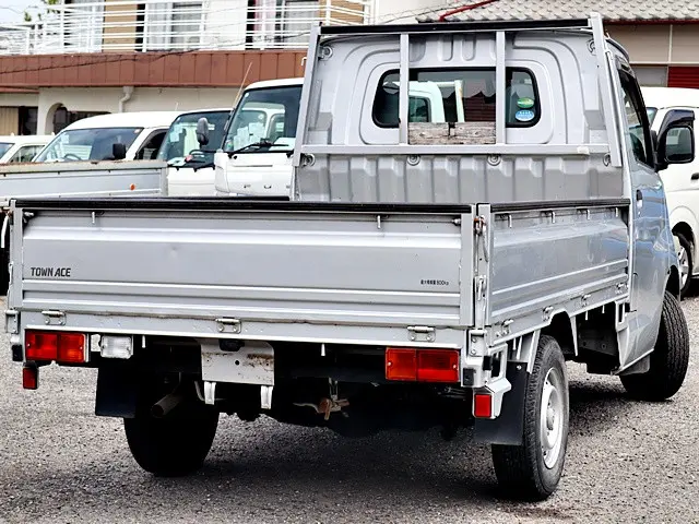 トヨタ タウンエーストラック DBF-S402U(2WD)の写真3