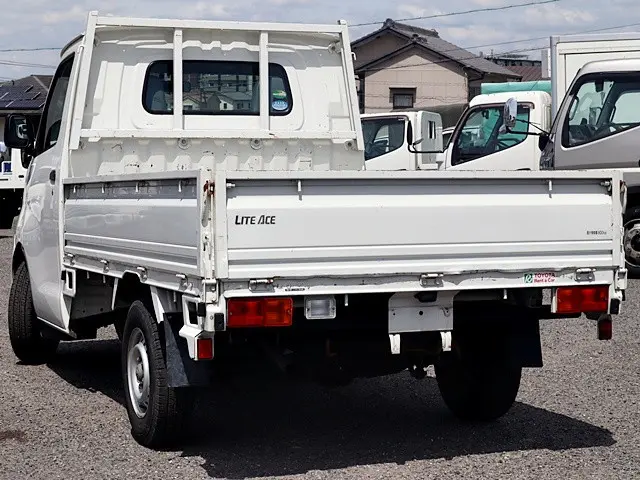 トヨタ ライトエーストラック DBF-S402U(2WD)の写真2