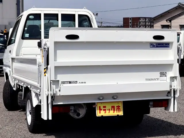 トヨタ タウンエーストラック GK-KM70(2WD)の写真7