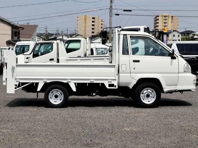 トヨタ タウンエーストラック GK-KM70(2WD)の写真8