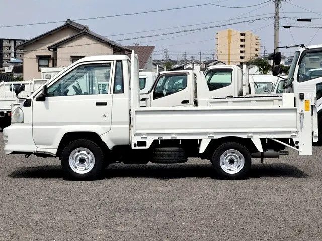 トヨタ タウンエーストラック GK-KM70(2WD)の写真9