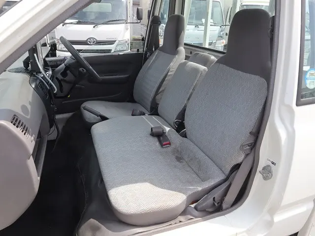 トヨタ タウンエーストラック GK-KM70(2WD)の写真34