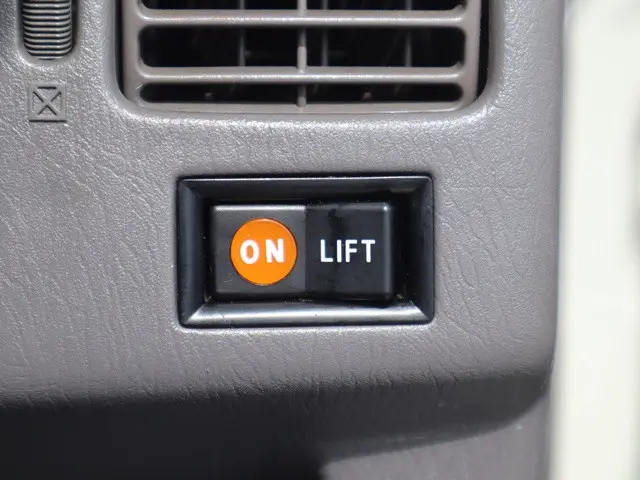 トヨタ タウンエーストラック GK-KM70(2WD)の写真38