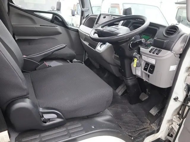 日産 アトラス 2RG-FGA2W(4WD)の写真32