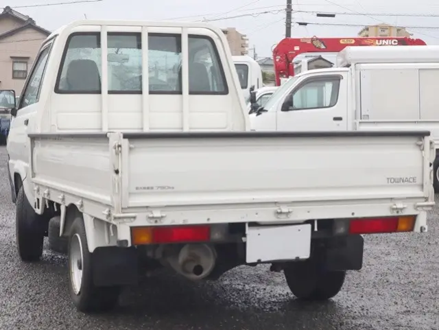 トヨタ タウンエーストラック GK-KM70(2WD)の写真2