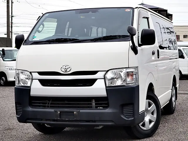 トヨタ ハイエースバン 3BF-TRH200V(2WD)の写真1