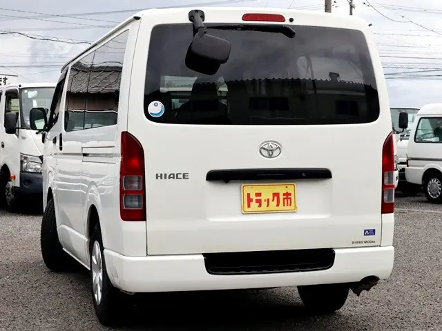 トヨタ ハイエースバン 3BF-TRH200V(2WD)の写真7