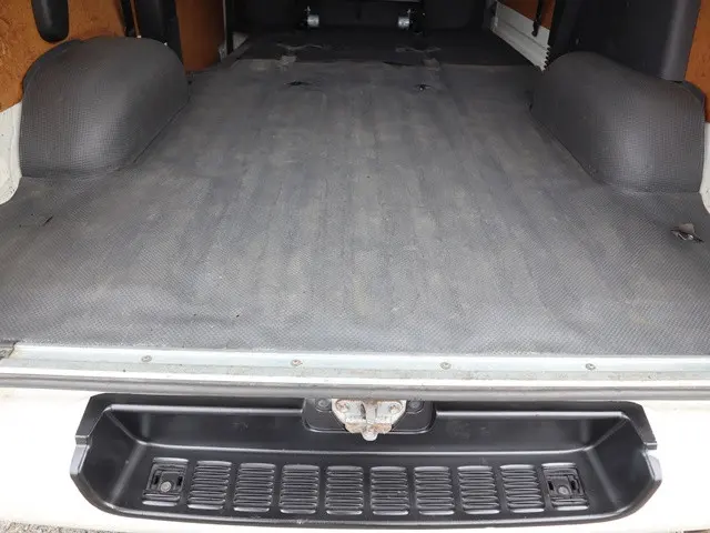 トヨタ ハイエースバン 3BF-TRH200V(2WD)の写真15