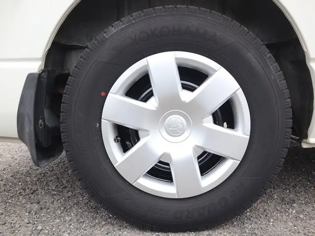トヨタ ハイエースバン 3BF-TRH200V(2WD)の写真32