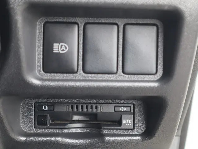 トヨタ ハイエースバン 3BF-TRH200V(2WD)の写真41
