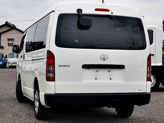 トヨタ ハイエース 3BA-TRH214W(2WD)の写真2