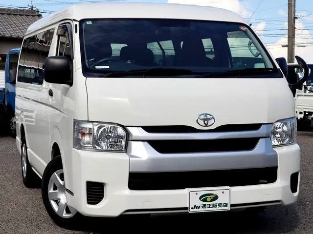 トヨタ ハイエース 3BA-TRH214W(2WD)の写真4