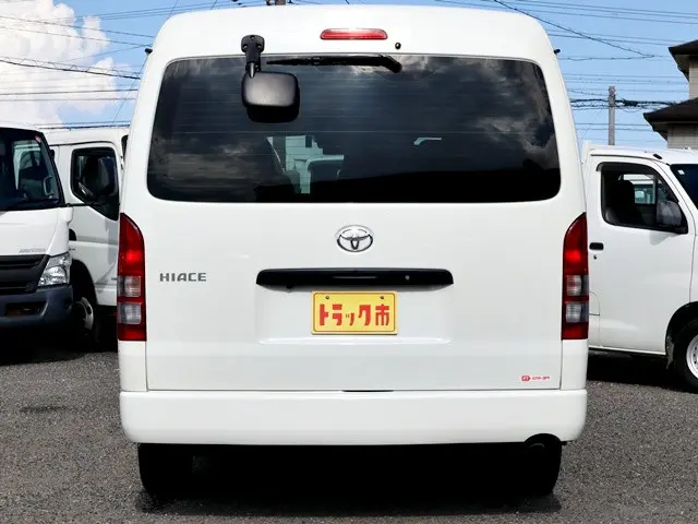 トヨタ ハイエース 3BA-TRH214W(2WD)の写真6