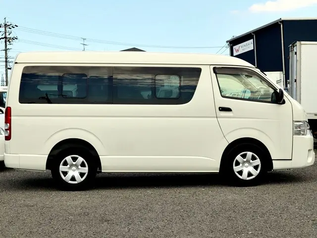 トヨタ ハイエース 3BA-TRH214W(2WD)の写真8