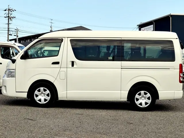 トヨタ ハイエース 3BA-TRH214W(2WD)の写真9