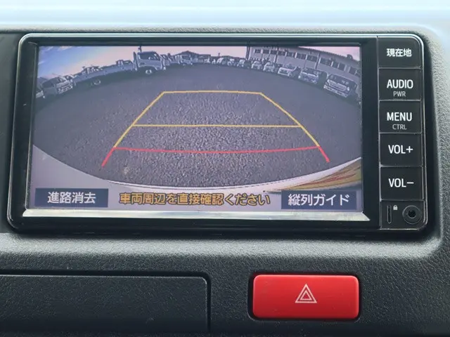 トヨタ ハイエース 3BA-TRH214W(2WD)の写真17