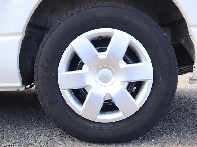 トヨタ ハイエース 3BA-TRH214W(2WD)の写真27