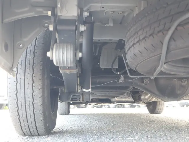 トヨタ ハイエース 3BA-TRH214W(2WD)の写真28