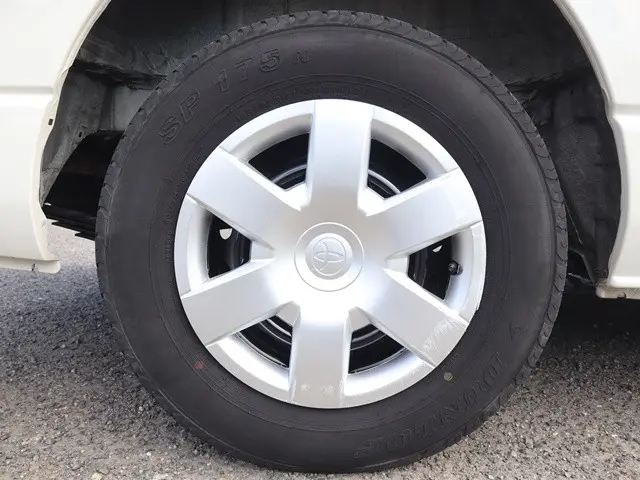 トヨタ ハイエース 3BA-TRH214W(2WD)の写真30