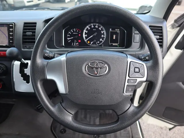 トヨタ ハイエース 3BA-TRH214W(2WD)の写真35