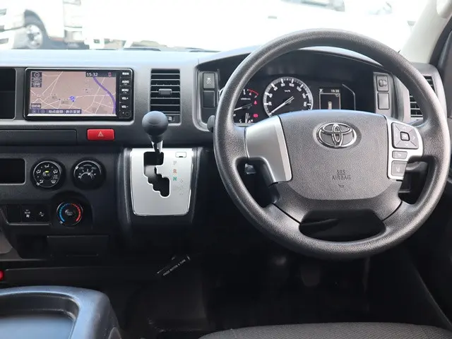 トヨタ ハイエース 3BA-TRH214W(2WD)の写真41