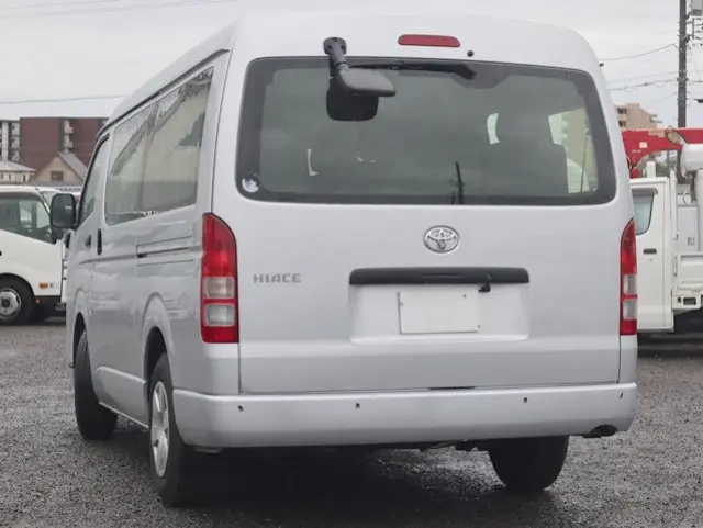 トヨタ ハイエース 3BA-TRH214W(2WD)の写真2
