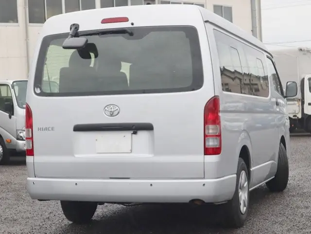 トヨタ ハイエース 3BA-TRH214W(2WD)の写真3