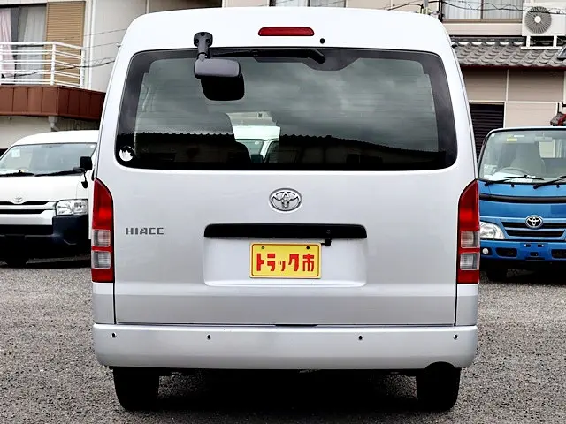 トヨタ ハイエース 3BA-TRH214W(2WD)の写真6