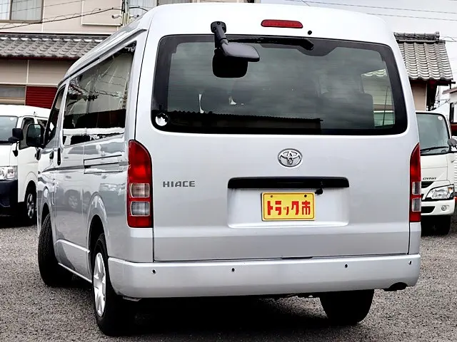 トヨタ ハイエース 3BA-TRH214W(2WD)の写真7