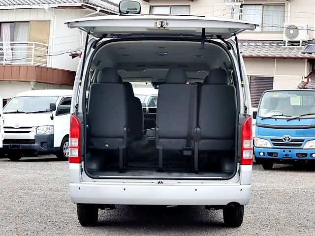トヨタ ハイエース 3BA-TRH214W(2WD)の写真11
